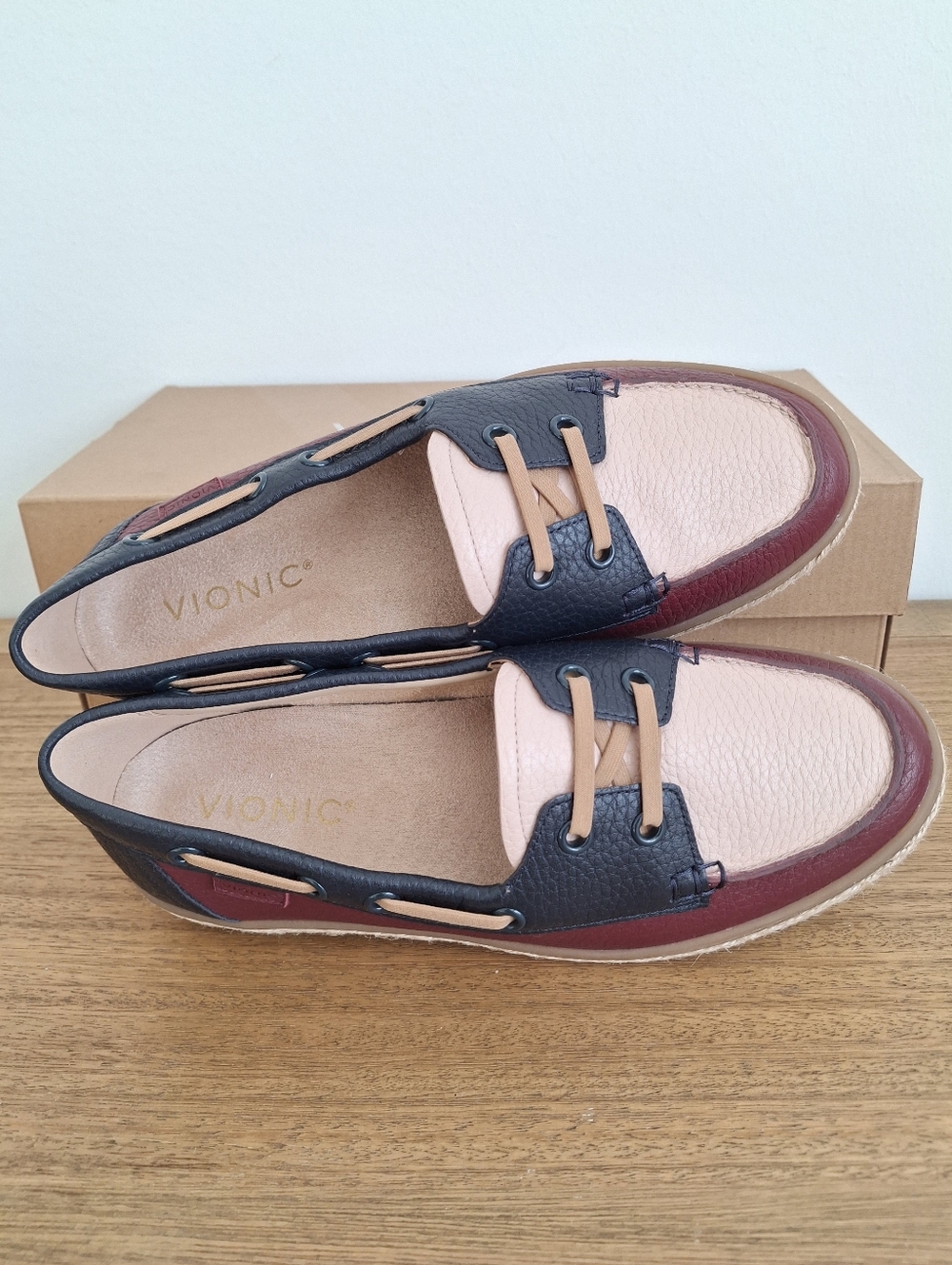 (New)‎ Vionic – Bay Comfort Leather Boat Shoes (Cherry Jubilee) – Women's 6.5 - Picture 3 of 13